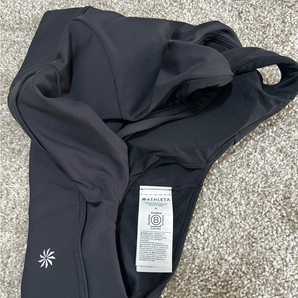 Athleta black Train Free High Neck Sports Bra for D-DD cups